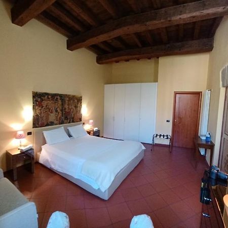 Casa Duchesse Al Castello Apartment แฟร์รารา ภายนอก รูปภาพ
