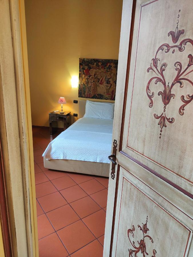 Casa Duchesse Al Castello Apartment แฟร์รารา ภายนอก รูปภาพ