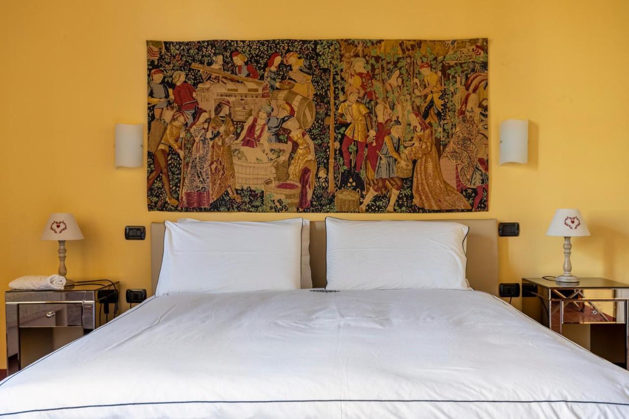 Casa Duchesse Al Castello Apartment แฟร์รารา ภายนอก รูปภาพ