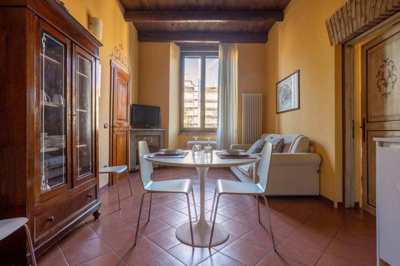 Casa Duchesse Al Castello Apartment แฟร์รารา ภายนอก รูปภาพ