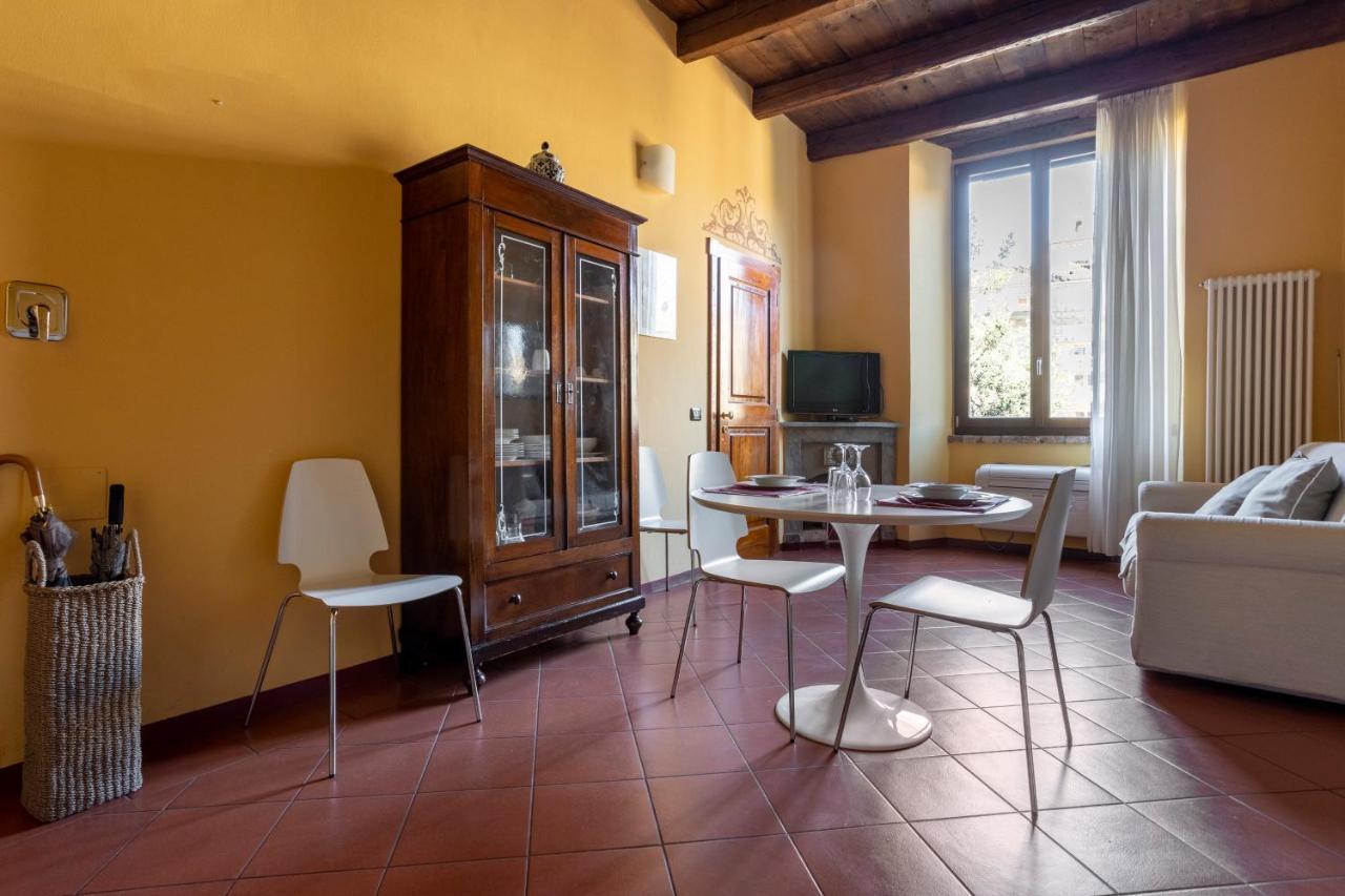 Casa Duchesse Al Castello Apartment แฟร์รารา ภายนอก รูปภาพ