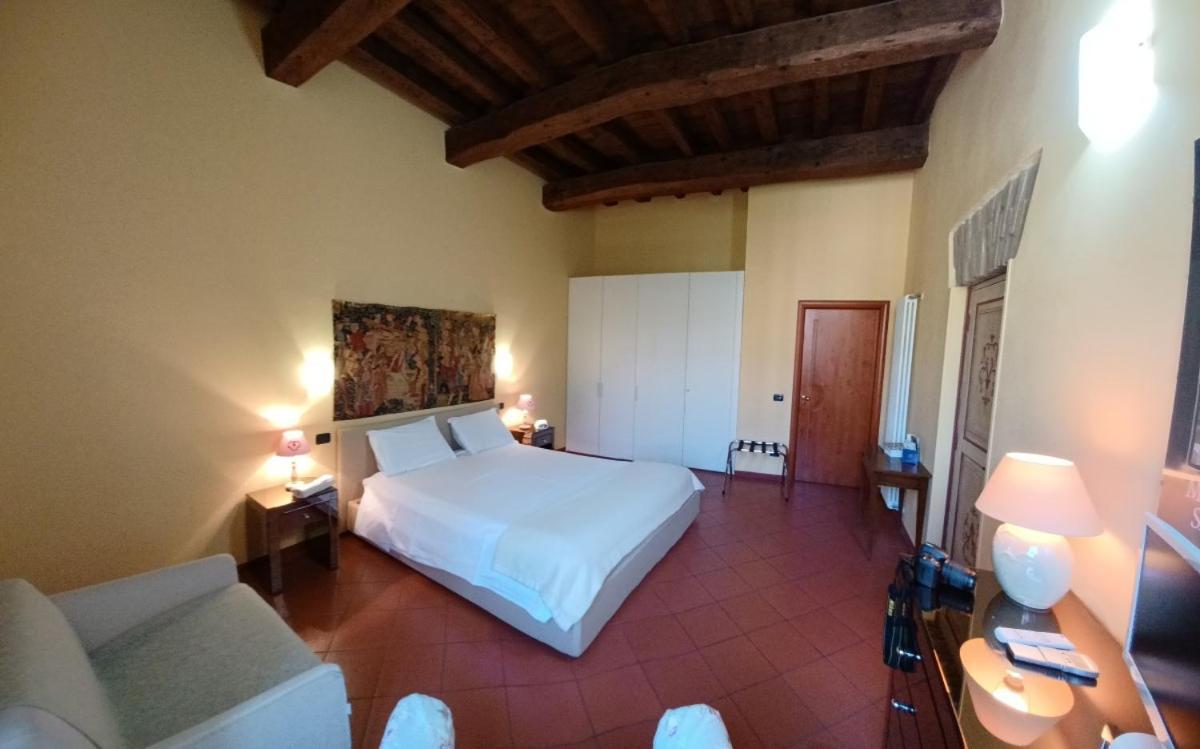 Casa Duchesse Al Castello Apartment แฟร์รารา ภายนอก รูปภาพ
